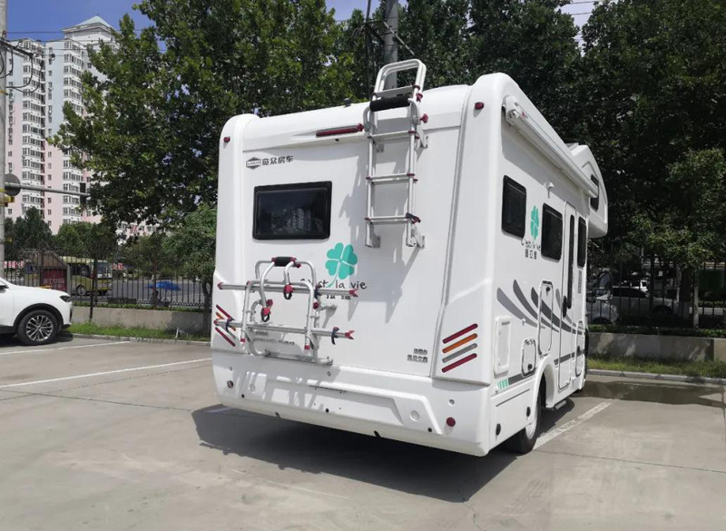 過幾天沈陽特?zé)狒[，這么多房車