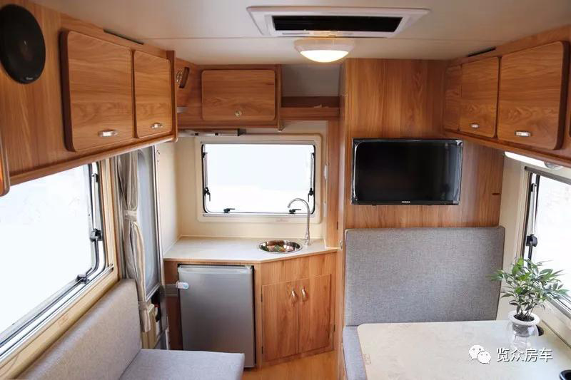 外觀大氣,空間十足的房車 外觀大氣,空間十足的房車