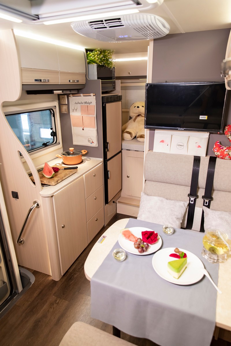 自由炮領銜，引爆成都房車展