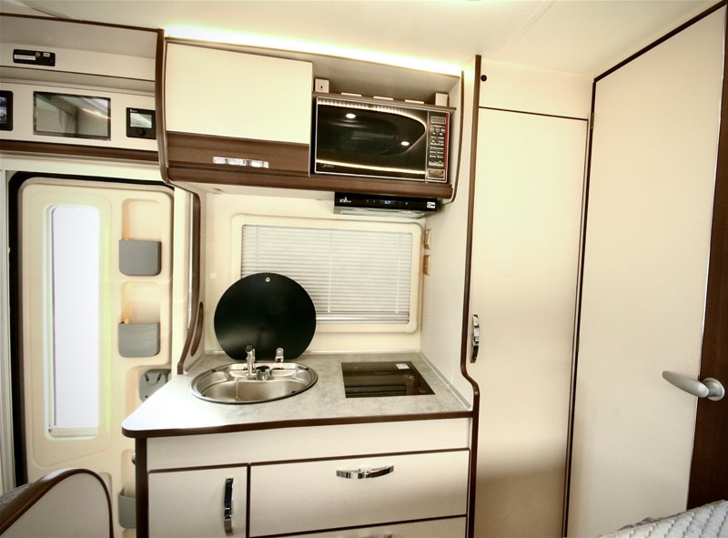 自由炮領銜，引爆成都房車展