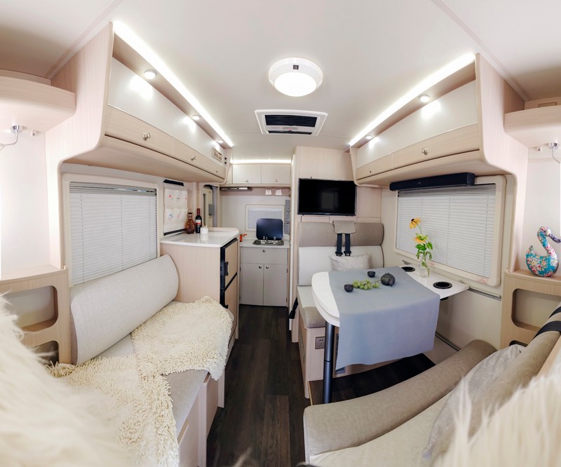 不懼荒野，不怕泥濘，四驅(qū)房車更給力