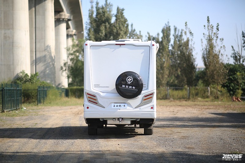 打響第二炮!搶先實拍體驗覽眾自由炮-B皮卡四驅(qū)房車 打響第二炮!搶先實拍體驗覽眾自由炮-B皮卡四驅(qū)房車