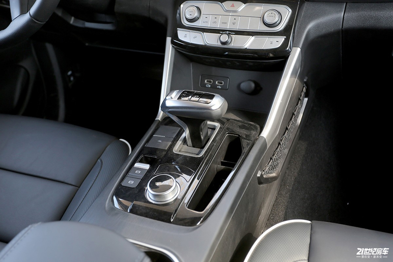 打響第二炮!搶先實拍體驗覽眾自由炮-B皮卡四驅(qū)房車 打響第二炮!搶先實拍體驗覽眾自由炮-B皮卡四驅(qū)房車