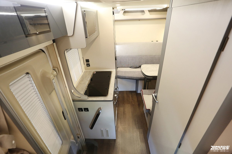 打響第二炮!搶先實拍體驗覽眾自由炮-B皮卡四驅(qū)房車 打響第二炮!搶先實拍體驗覽眾自由炮-B皮卡四驅(qū)房車