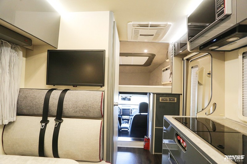 打響第二炮!搶先實拍體驗覽眾自由炮-B皮卡四驅(qū)房車 打響第二炮!搶先實拍體驗覽眾自由炮-B皮卡四驅(qū)房車