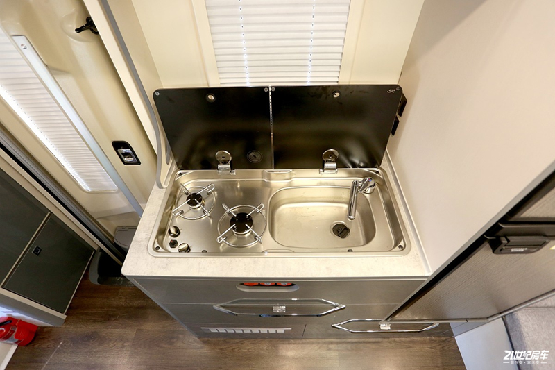 打響第二炮!搶先實拍體驗覽眾自由炮-B皮卡四驅(qū)房車 打響第二炮!搶先實拍體驗覽眾自由炮-B皮卡四驅(qū)房車