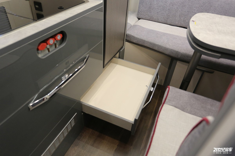 打響第二炮!搶先實拍體驗覽眾自由炮-B皮卡四驅(qū)房車 打響第二炮!搶先實拍體驗覽眾自由炮-B皮卡四驅(qū)房車