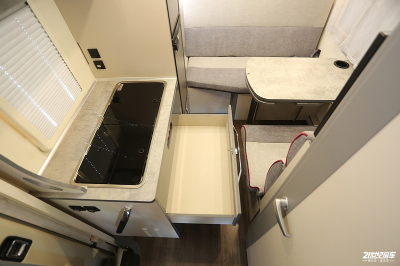 打響第二炮!搶先實拍體驗覽眾自由炮-B皮卡四驅(qū)房車 打響第二炮!搶先實拍體驗覽眾自由炮-B皮卡四驅(qū)房車