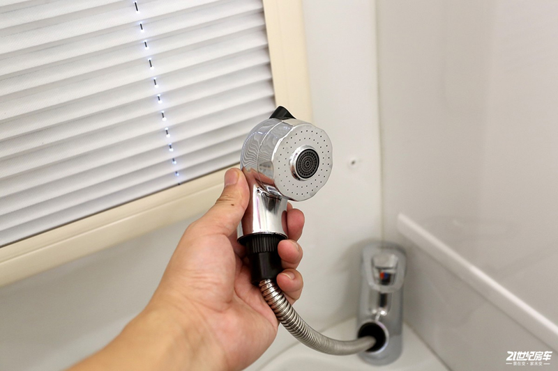 打響第二炮!搶先實拍體驗覽眾自由炮-B皮卡四驅(qū)房車 打響第二炮!搶先實拍體驗覽眾自由炮-B皮卡四驅(qū)房車