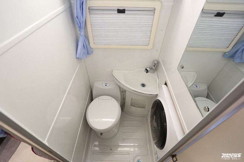 打響第二炮!搶先實拍體驗覽眾自由炮-B皮卡四驅(qū)房車 打響第二炮!搶先實拍體驗覽眾自由炮-B皮卡四驅(qū)房車