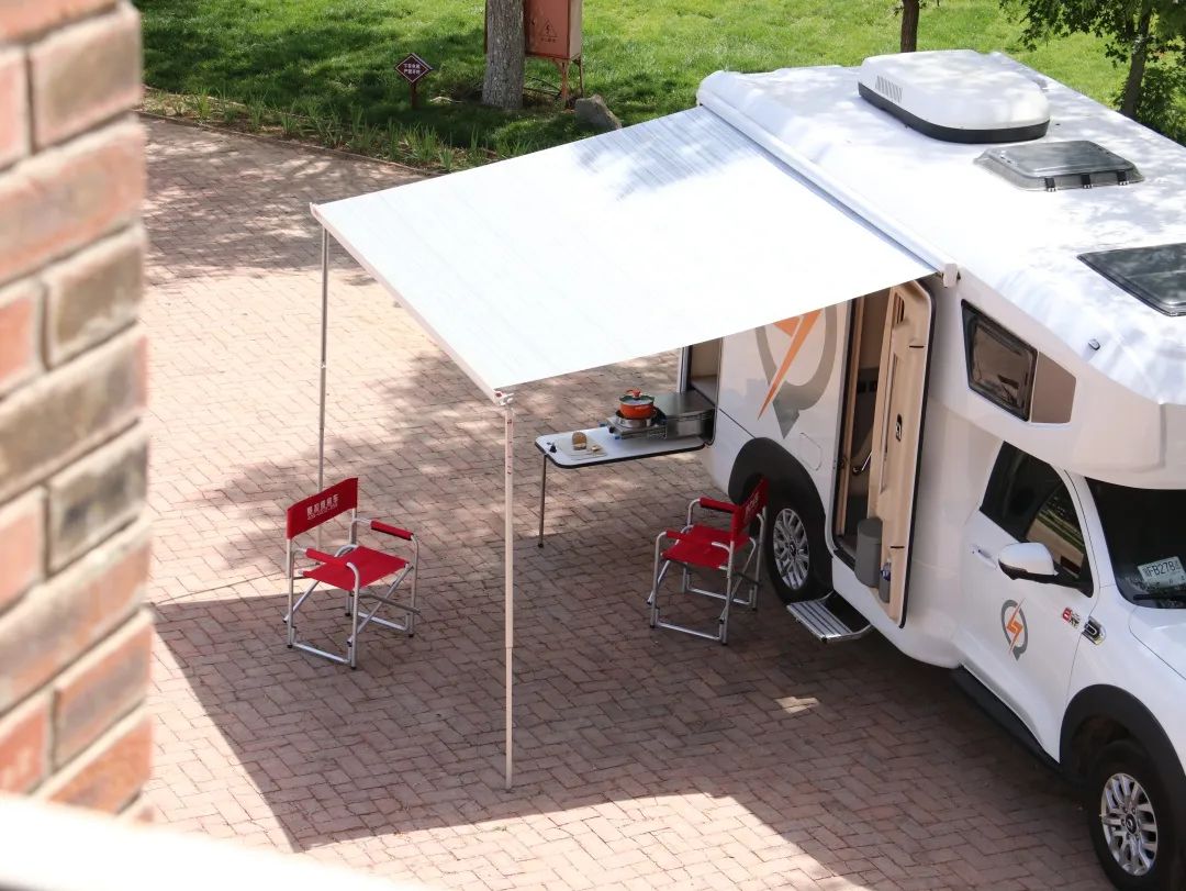 想買輛房車環游中國，該選B型還是C型？